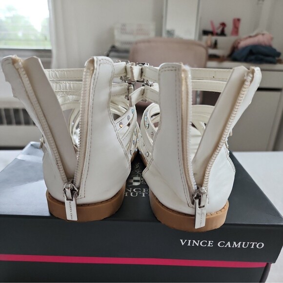 VINCE CAMUTO Girl's Sz 3 Gladiator Sandals Shoes, White studded Party Dressy - Picture 7 of 11